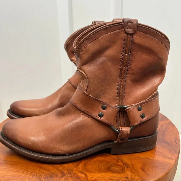 Frye Wyatt Harness Women's Wyatt Ankle Boots Size 5.5 Cognac Brown Western Style - Picture 4 of 12
